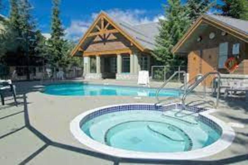 Cozy Townhouse In Whistler Village North Eksteriør bilde
