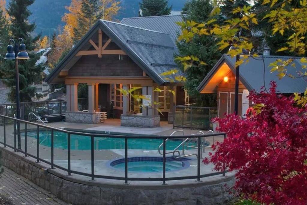 Cozy Townhouse In Whistler Village North Eksteriør bilde